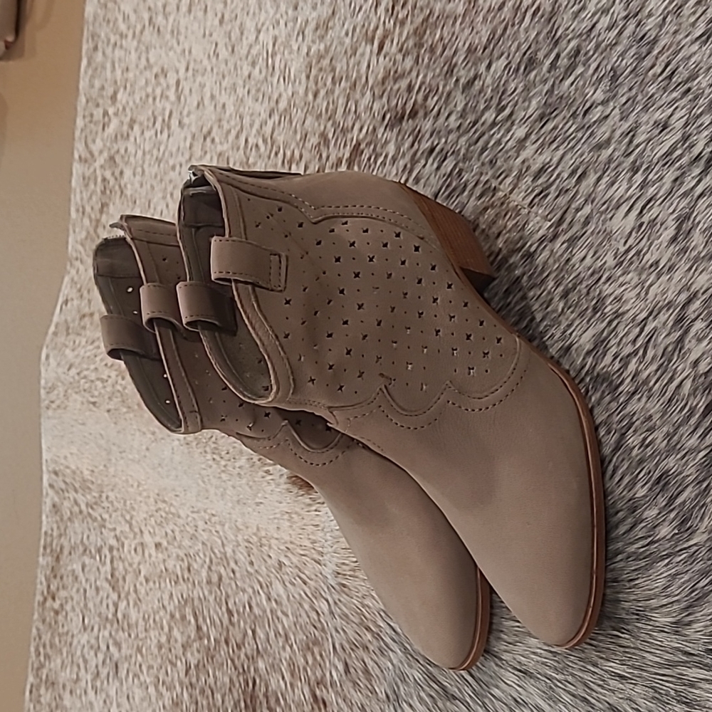 Tan Leather Bootie